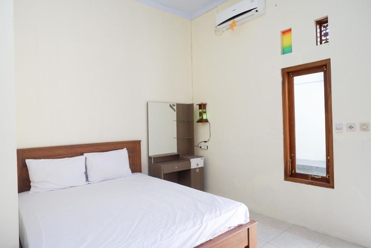 Reddoorz @ Umbul Ponggok Waterpark Klaten Exterior photo